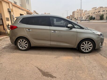 SAR 28,000 | Kia Carens 2014 Full Option | Automatic | 240,000 KM