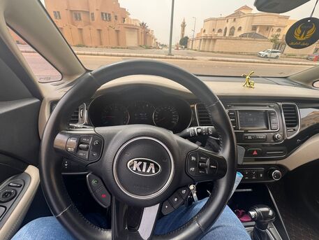 SAR 28,000 | Kia Carens 2014 | Automatic | 240,000 KM | Full Option