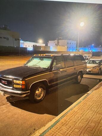 SAR 8,000 | GMC Suburban 1997 | Automatic | 5 KM | Good Running Condition