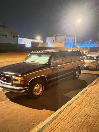 SAR 8,000 | GMC Suburban 1997 | Automatic | 5 KM | Good Running Condition