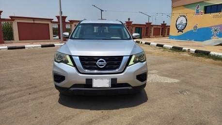 SAR 45,000 | Nissan Pathfinder 2018 | Automatic | 220,000 KM