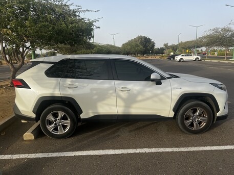 SAR 85,000 | Toyota RAV4 Hybrid LE 2022 | Automatic | 83,500 KM | Excellent Condition