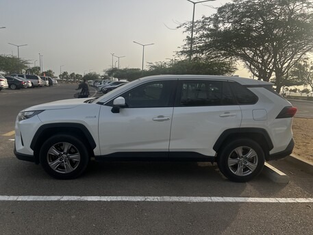 SAR 85,000 | Toyota RAV4 Hybrid LE 2022 | Automatic | 83,500 KM | Excellent Condition