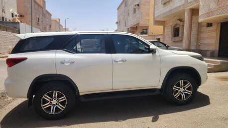 SAR 95,000 | Toyota Fortuner GX2 2022 | 2.7L Petrol | Automatic | 145,000 KM | 4×2 SUV