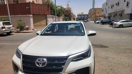 SAR 95,000 | Toyota Fortuner GX2 2022 | 2.7L Petrol | Automatic | 145,000 KM | 4×2 SUV