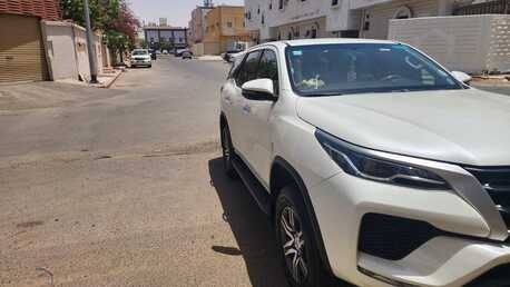SAR 95,000 | Toyota Fortuner GX2 2022 | 2.7L Petrol | Automatic | 145,000 KM | 4×2 SUV
