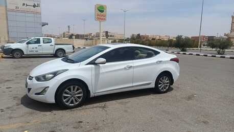 SAR 28,000 | Hyundai Elantra 2014 | Automatic | 362,000 KM | Full Option | Push Button Start | Sunroof | Original Engine & Gearbox