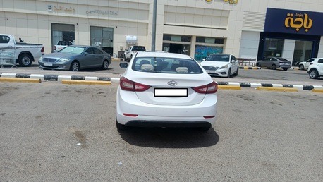 SAR 28,000 | Hyundai Elantra 2014 | Automatic | 362,000 KM | Full Option | Push Button Start | Sunroof