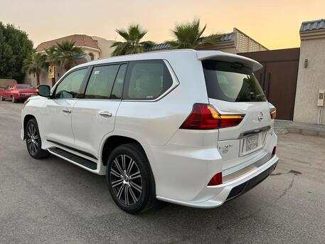SAR 375,000 | Lexus LX 570 S 2020 | Automatic | 50,000 KM | Fully Loaded | Sunroof | 4×4 | First Owner | Accident Free