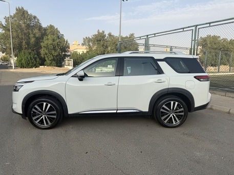 SAR 170,000 | Nissan Pathfinder SL 2023 | Automatic | 200 KM | SL Trim