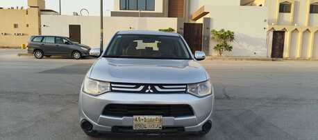 SAR 25,000 | Mitsubishi Outlander 2014 | Automatic | 215,000 KM | 4×4