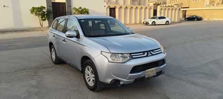 SAR 25,000 | Mitsubishi Outlander 2014 | Automatic | 215,000 KM | 4×4