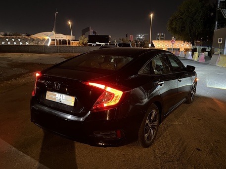 SAR 45,000 | Honda Civic Touring 2020 | Automatic | 207 KM | Touring Trim | Very Good Condition