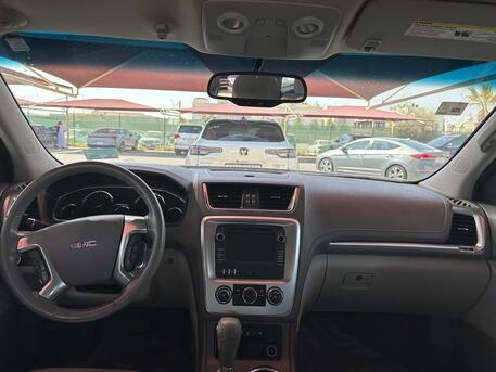 SAR 28,000 | GMC Acadia 2015 | Automatic | 202,000 KM | Good Condition | Never Repainted