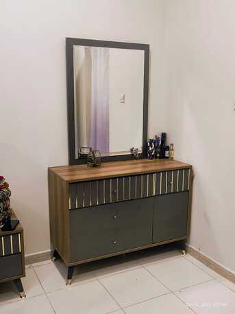 SAR 4000|King Size Bedroom Set