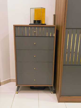 SAR 4000|King Size Bedroom Set