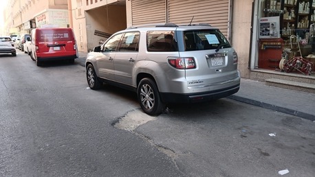 SAR 22,500 | GMC Acadia 2014 | Automatic | 310,000 KM | For Sale