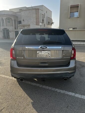 SAR 30,000 | Ford Edge Limited 2013 | Automatic | 219,000 KM | Negotiable