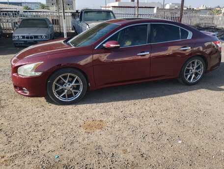 SAR 22,000 | Nissan Maxima 2010 | Automatic | 376,000 KM | For Sale