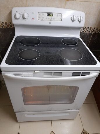 SAR 1,500 | Professional Electric Stove