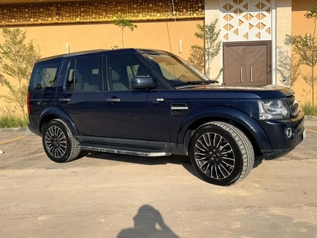 SAR 40,000 | Land Rover Discovery 4 (LR4) 2012 | Automatic | 149,000 KM | Low Mileage | Urgent Sale