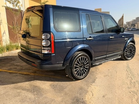 SAR 40,000 | Land Rover Discovery 4 (LR4) 2012 | Automatic | 149,000 KM | Low Mileage | Urgent Sale