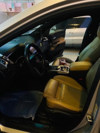 SAR 40,000 | Cadillac SRX 2015 | Automatic | 174,000 KM | One Owner | Well Maintained