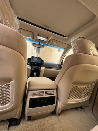 SAR 225 | Toyota Land Cruiser GXR V8 4.6L 2021 | Automatic | 142 KM | 4WD | Accident-Free | 100% Original