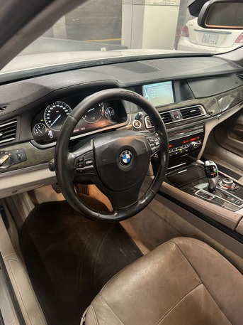 SAR 25,000 | BMW 730 2011 | Automatic | 209 KM | For Sale