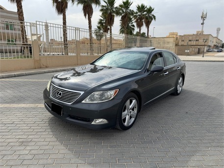 SAR 43,000 | Lexus LS 460 2007 | Automatic | 317,000 KM