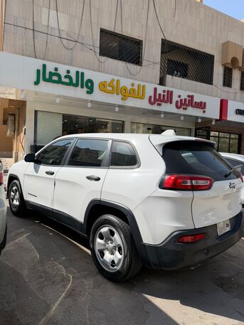 SAR 30,000 | Jeep Cherokee Sport 2016 | Automatic | 190 KM | Price & Mileage to Verify