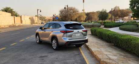 SAR 130,000 | Toyota Highlander Hybrid Limited 2022 | Automatic | Full Options | 85 KM | Personal Use