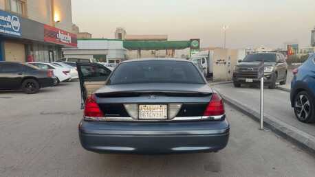 SAR 21,000 | Ford Crown Victoria 2009 | Automatic | 250,000 KM
