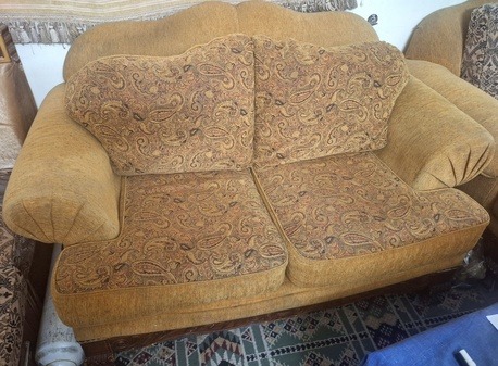 SAR 250 | Sofa Set with Coffee Table for Sale