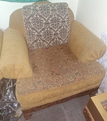 SAR 250 | Sofa Set with Coffee Table for Sale