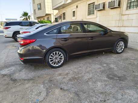 SAR 35,000 | Hyundai Sonata 2016 | Automatic | 195,000 KM | Half Full Option | Well-Maintained