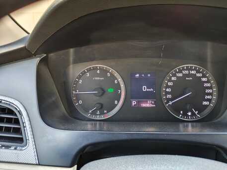 SAR 35,000 | Hyundai Sonata 2016 | Automatic | 195,000 KM | Half Full Option | Well-Maintained