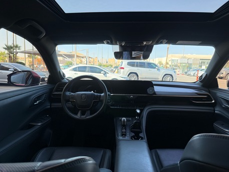 SAR 125,000 | Toyota Crown 2023 | Automatic | 18,000 KM