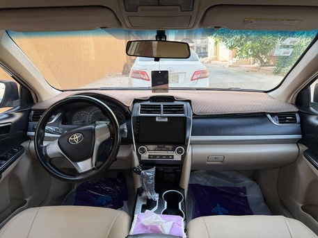 SAR 27,000 | Toyota Camry GL 2012 | Automatic | 375 KM | Black