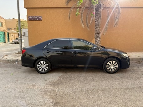 SAR 27,000 | Toyota Camry GL 2012 | Automatic | 375 KM | Black