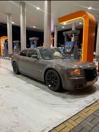 SAR 18,000 | Chrysler 300C HEMI 2006 | Automatic | 362,000 KM | Very Clean