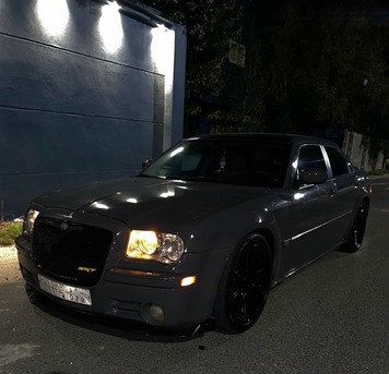 SAR 18,000 | Chrysler 300C HEMI 2006 | Automatic | 362,000 KM | Very Clean