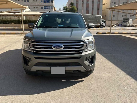 SAR 122,000 (Negotiable) | Ford Expedition XLT 2019 | Automatic | 98,600 KM | Leather Interior & Panoramic Sunroof