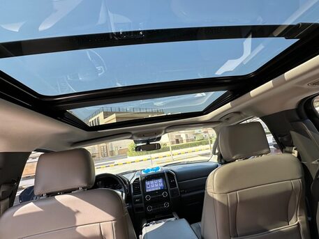 SAR 122,000 (Negotiable) | Ford Expedition XLT 2019 | Automatic | 98,600 KM | Leather Interior & Panoramic Sunroof