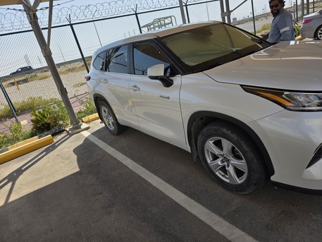 SAR 125,000 | Toyota Highlander Hybrid LE 2023 | Automatic | 58,000 KM