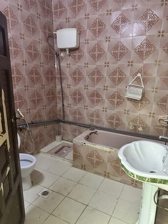 SAR 900/Month | 3-Bedroom Family Flat | Ground Floor