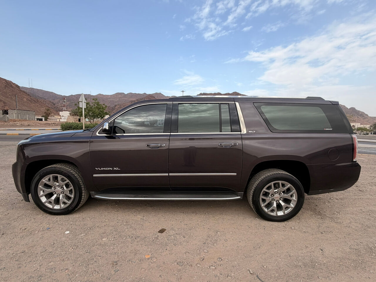 SAR 100,000 | GMC Yukon XL 2015 | Automatic | 128,000 KM