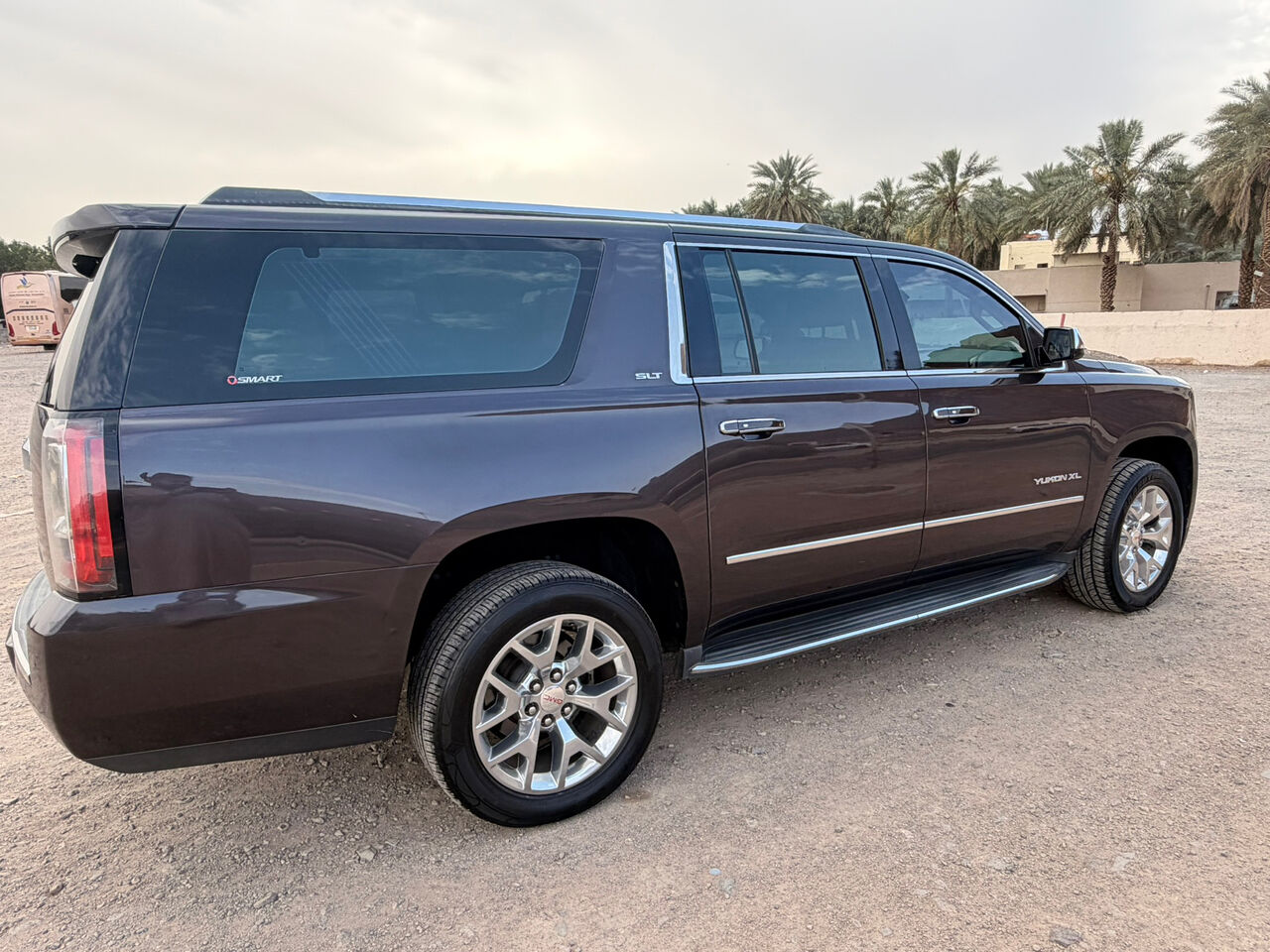 SAR 100,000 | GMC Yukon XL 2015 | Automatic | 128,000 KM