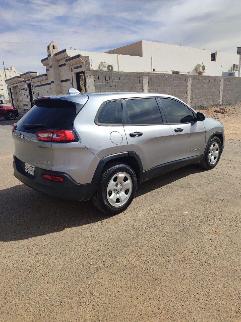 SAR 33,000 | Jeep Cherokee 2016 | Automatic | 182,000 KM
