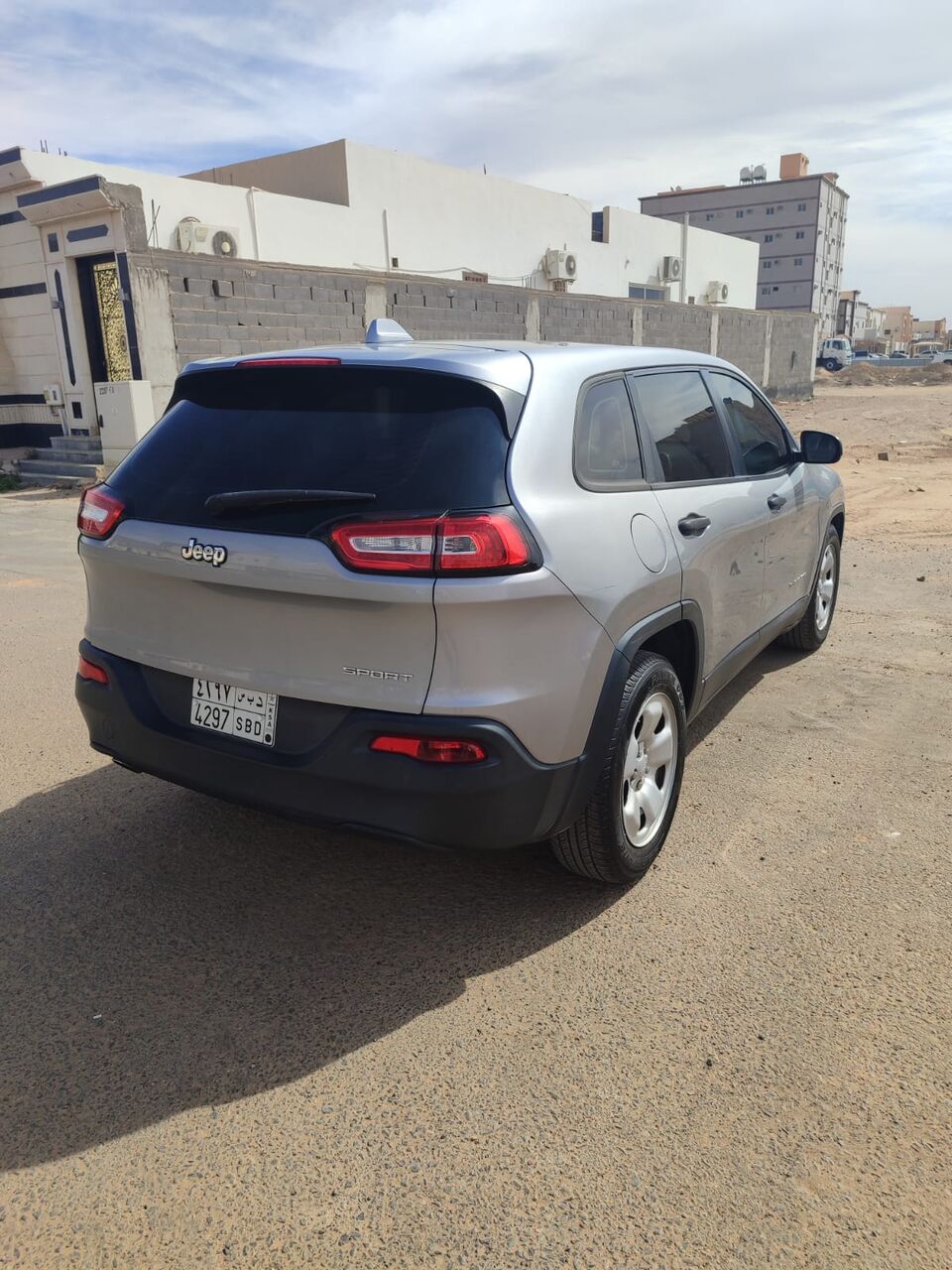 SAR 33,000 | Jeep Cherokee 2016 | Automatic | 182,000 KM